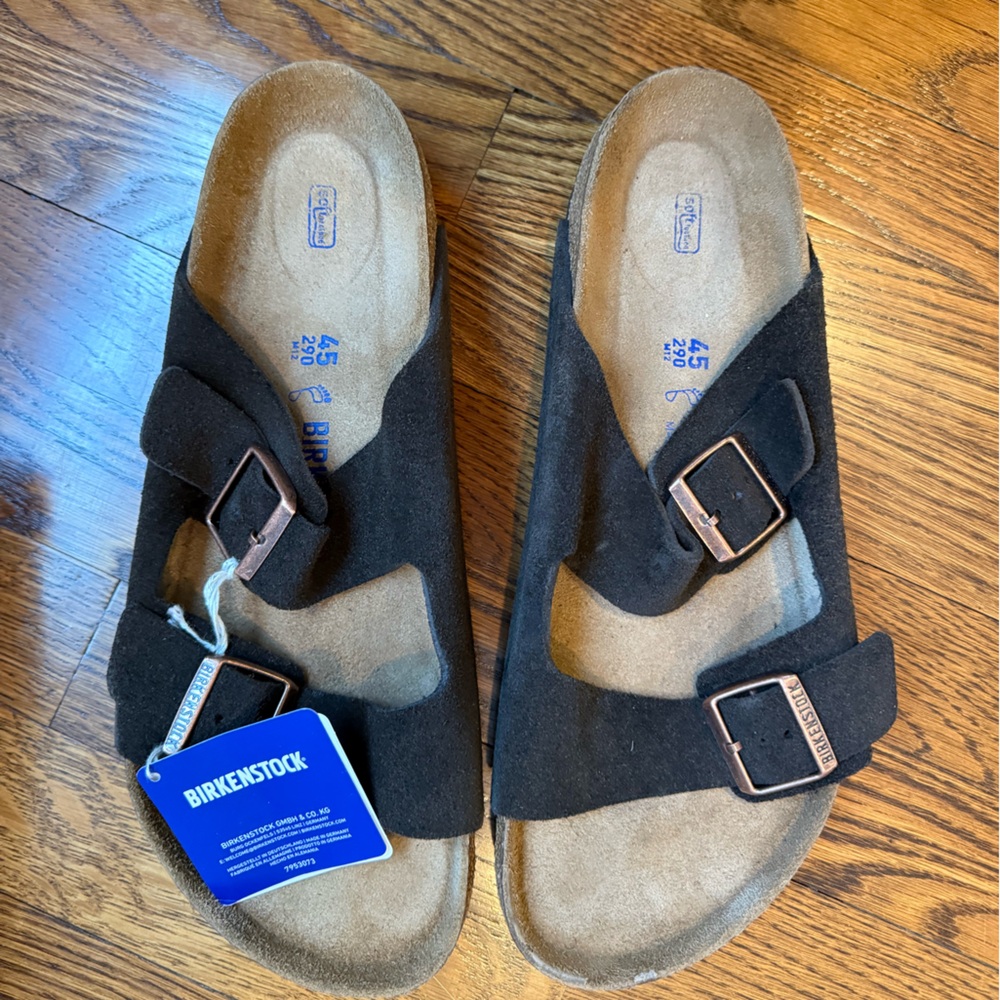 NWT Birkenstock Arizona Sandals - Mocha